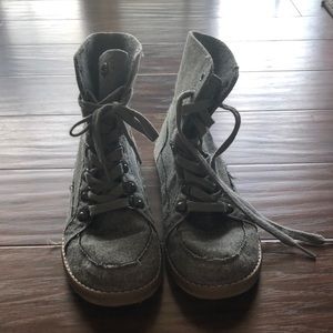 Rocket Dog gray boots